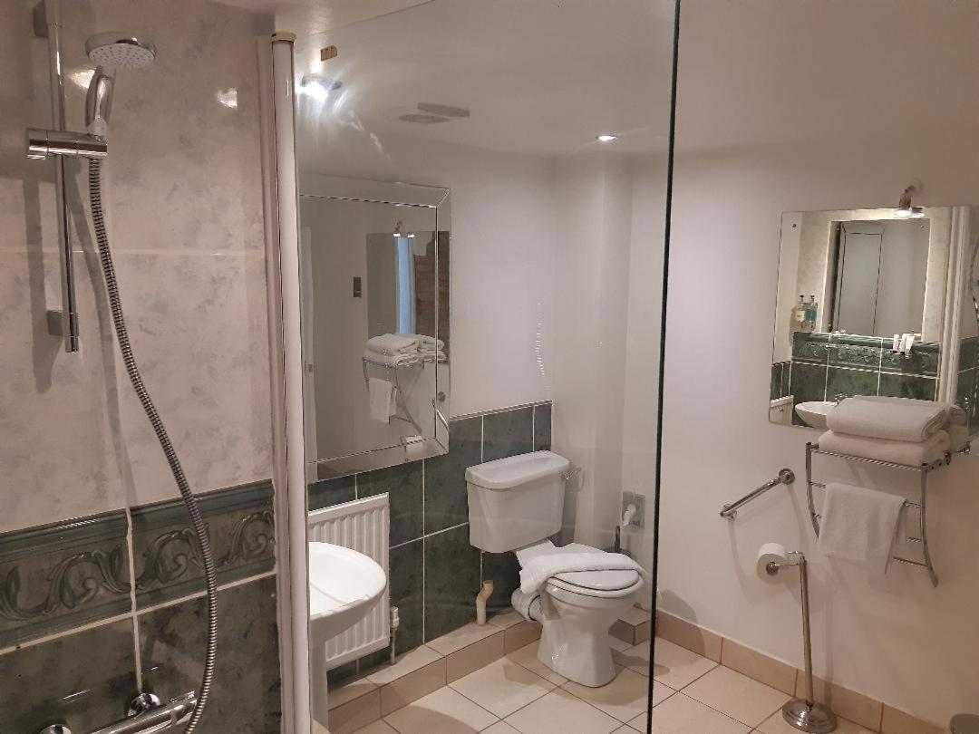 The Conigre Hotel Melksham Bagian luar foto