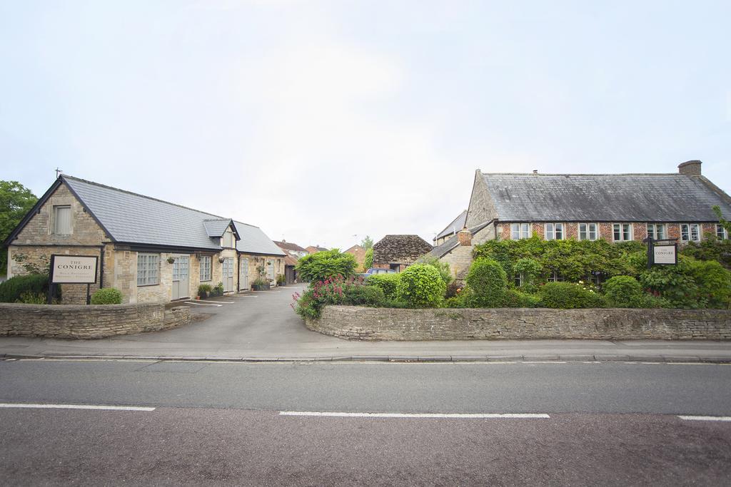 The Conigre Hotel Melksham Bagian luar foto