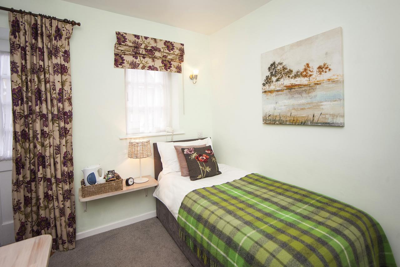 The Conigre Hotel Melksham Bagian luar foto
