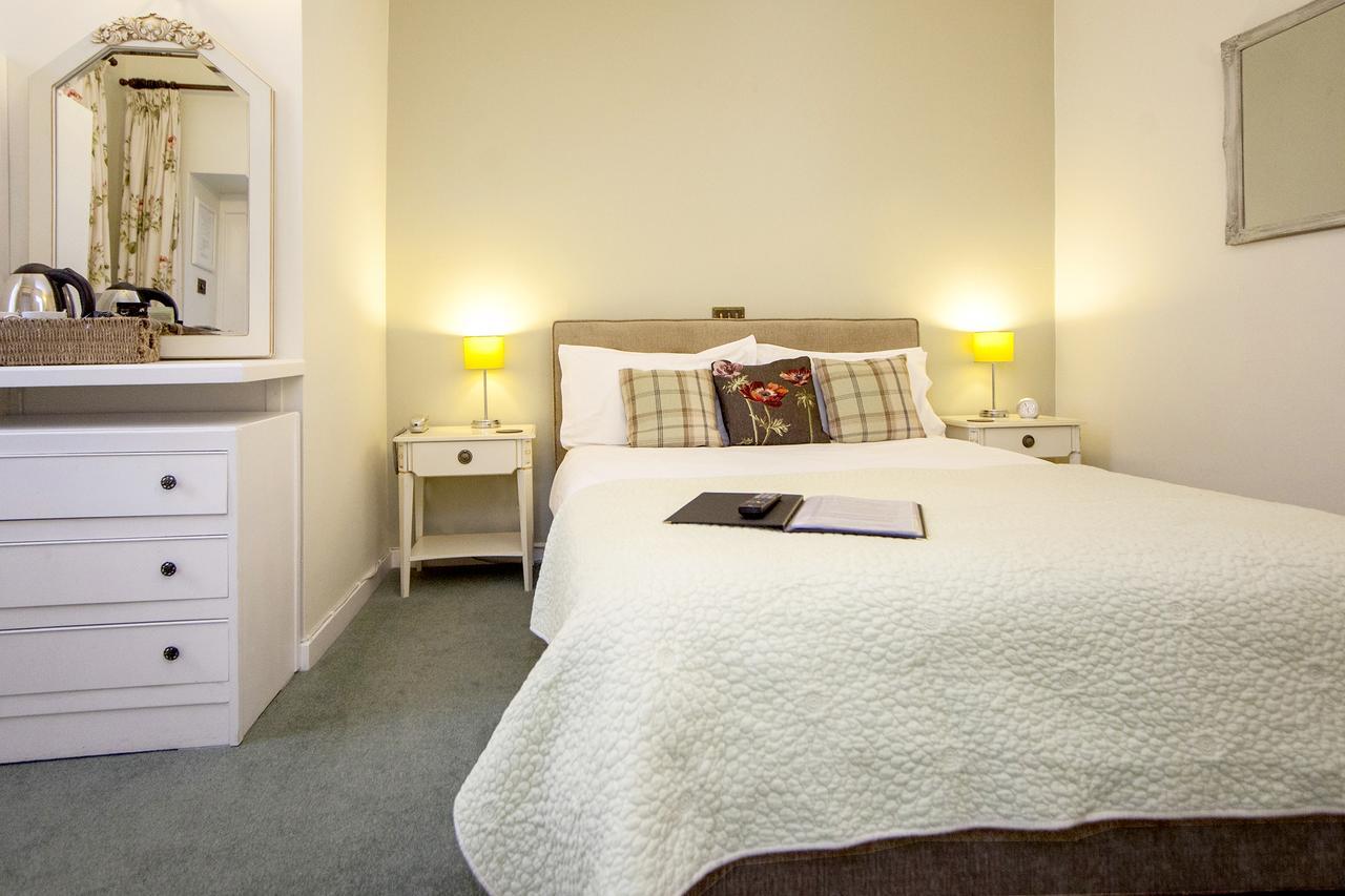 The Conigre Hotel Melksham Bagian luar foto