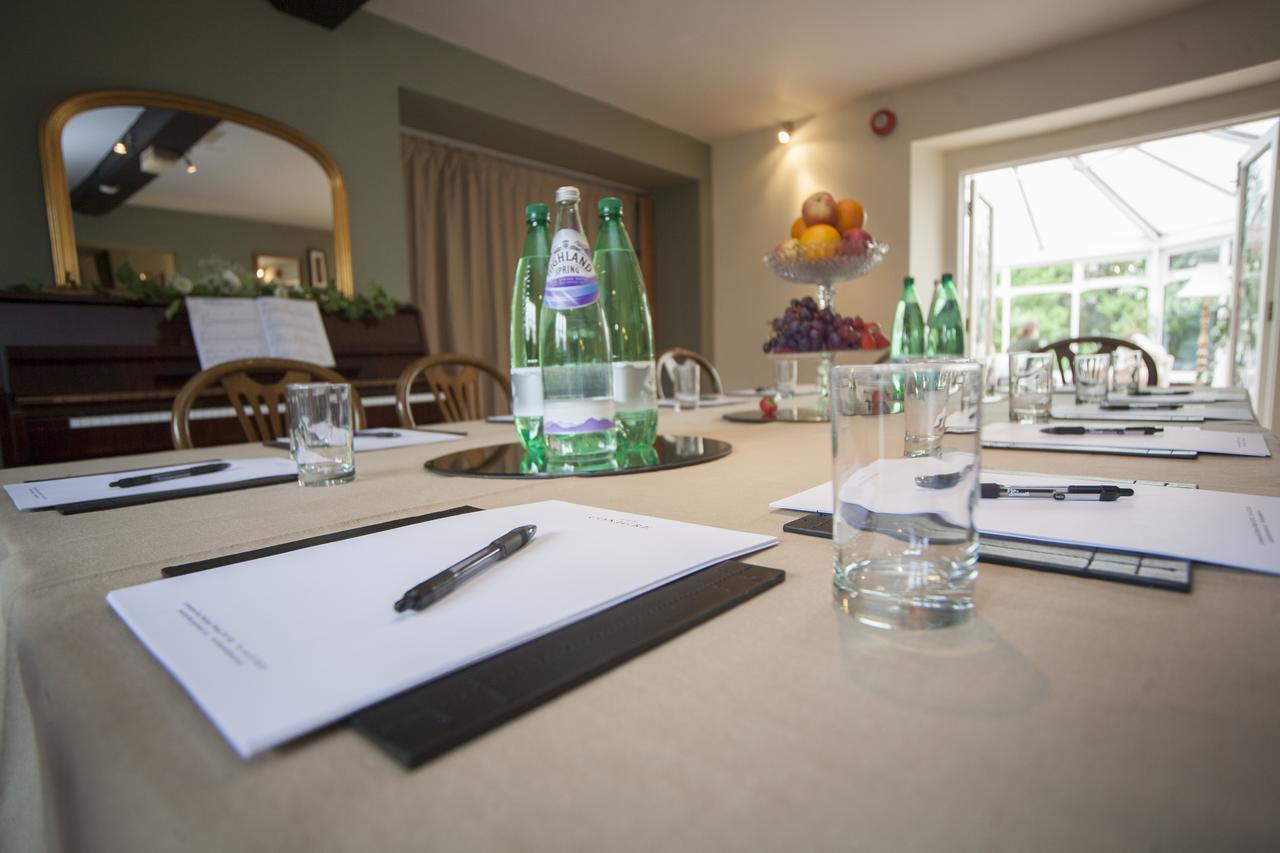 The Conigre Hotel Melksham Bagian luar foto